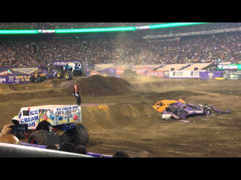 Monster Jam Grave Digger The Legend Freestyle MetLife Stadium 2015