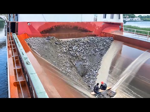 Barge unloading 4500 tons of phosphate ore - Part 4 -  relaxation video - Vlog on the barge