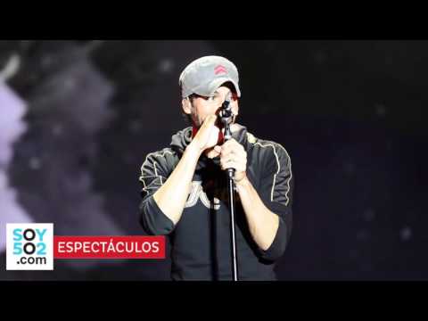 Enrique Iglesias se mostró muy cariñoso con una fan en su concierto