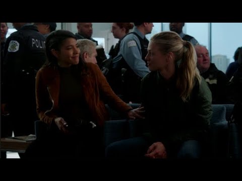 Rojas helps Hailey realise her feelings for Jay | Chicago P.D 7.10