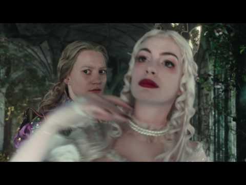 Alice Through the Looking Glass (Clip 'The Chronosphere')