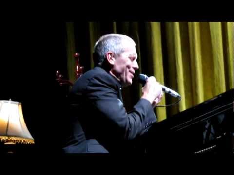 Hugh Laurie London Concert 2012 - Intro & mellow Down Easy