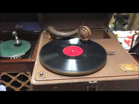 BRUNSWICK PANATROPE PORTABLE PHONOGRAPH c1927