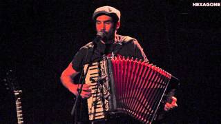 Frédo chante Renaud - Intro + Je suis une bande de jeunes