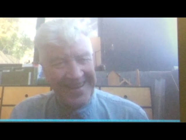 Vídeo relacionado con Twin Peaks Audrey Simple Red Outline Side Profile Camiseta