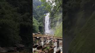 preview picture of video 'Air Terjun Bedegung, one of the highest waterfall in Indonesia'