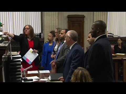 After R Kelly appeared in court for a hearing Tuesday, his attorney told reporters he's still waiting for prosecutors to hand over videotape of what another attorney, Michael Avenatti, says shows the singer having sex with an underage girl. (May 7)