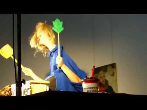 Hausmeister Herbert - Fusstheater mit Anne Klinger