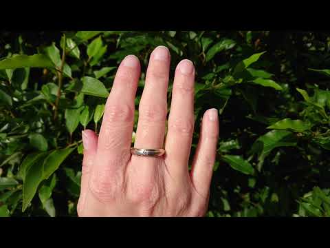 9ct gold 2 colour diamond ring