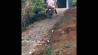 Download lagu Meme absurd humor part 2 #shorts#meme mp3