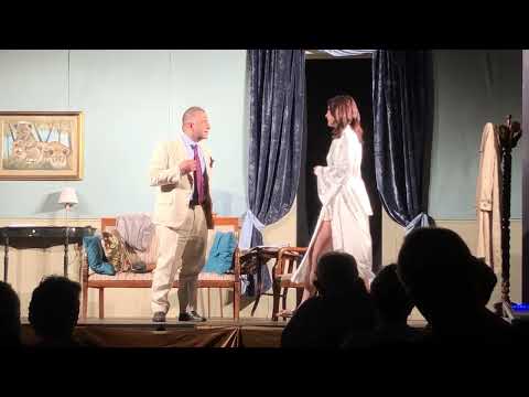 DUE DOZZINE DI ROSE SCARLATTE - Gatteatro - 1° atto