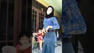 Download lagu goyang dulu sebelum sekolah #jilbab #jilboobs #sma #ceweksange #smahot #ceweksma mp3