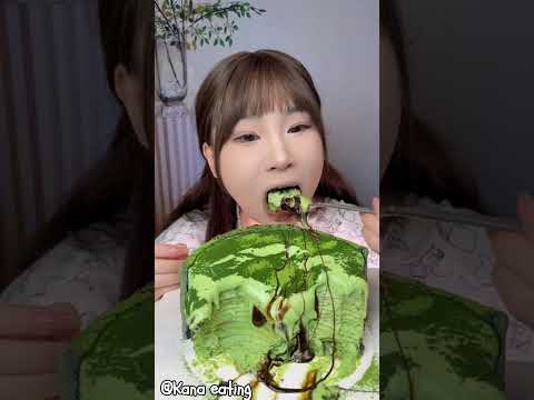 🍵🍫Matcha Crepe Cake MUKBANG – Bitter-Sweet Matcha with Gooey Chocolate Drizzle!