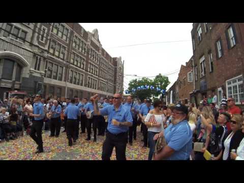 AQUA   LOOKIN OUT MY BACK DOOR