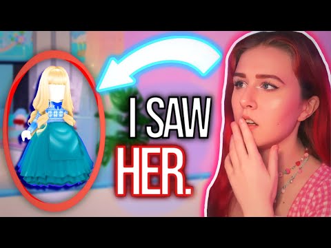 I REACTED TO MY BLUE GIRL HUNTING VIDEO... HOW DID I MISS THIS... ROBLOX Royale High
