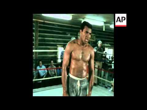 SYND 24-8-73 MUHAMMAD ALI FIRST SPARRING SINCE JAW-BREAK
