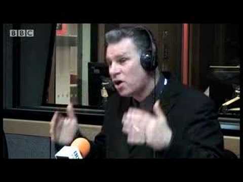 Mark Kermode Reviews No Country for Old Men - BBC 5 Live