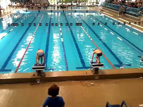 Le mie gare di nuoto sono quello in mezzo