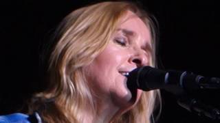 Melissa Etheridge Chrome Plated Heart Westhampton, NY 7-3-16