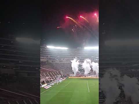 "Recibimiento U vs Comerciantes Unidos @UniversitarioTVU #ydaleu" Barra: Trinchera Norte &bull; Club: Universitario de Deportes