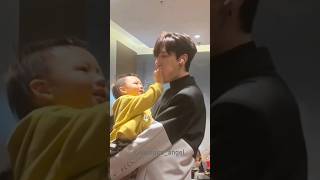 Download lagu Momen menggemaskan ayah dan bayi Korea || Ayah dan bayi yang sangat menggemaskan 😘 mp3 Download lagu Momen menggemaskan ayah dan bayi Korea || Ayah dan bayi yang sangat menggemaskan 😘 mp3