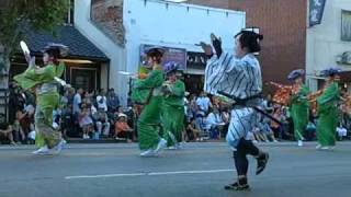 Nisei Week LA Parade 2010 - Dancing to SMAP Arigatou