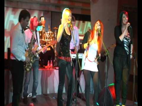 Los Devchatos "He reigns"