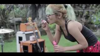 Small Hands "Clasped Hands,Timid Hearts" Official Video