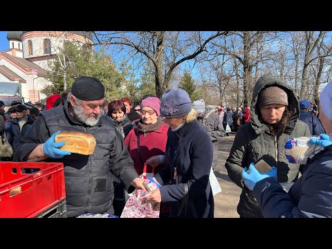 Il pane di Pasqua per sfamare i poveri di guerra a Zaporizhzhia