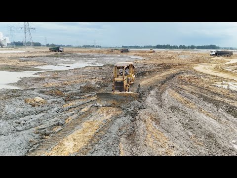 Bulldozer vs. Deep Mud: Heavy Construction Battle! 🚜.4K_052II