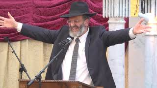 המאור שבתורה | הרב מיכאל מזוז (הרב דניאל זר) - התמונה מוצגת ישירות מתוך אתר האינטרנט יוטיוב. זכויות היוצרים בתמונה שייכות ליוצרה. קישור קרדיט למקור התוכן נמצא בתוך דף הסרטון