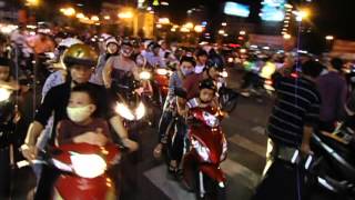 preview picture of video 'Trânsito em Ho Chi Minh City abr2012 07815.AVI'
