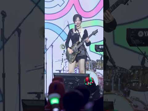 [4K] QWER -세레모니 히나직캠 | 260516 YOUTH WAVE #QWER #히나세로캠 #HINA