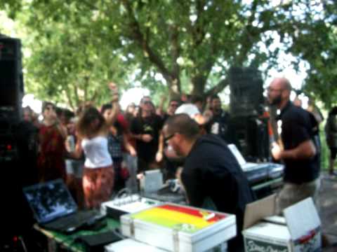 SARDINIA REGGAE FESTIVAL 2011 bashment hero (NULVI)