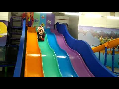 Bella no parque da galinha pintadinha! 10/10/20