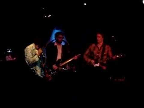 5-8 with Peter Buck and Mike Mills - Sitting Still - September 12, 2006