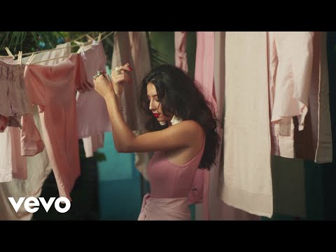 Naïka - Oh Mama (Official Video)