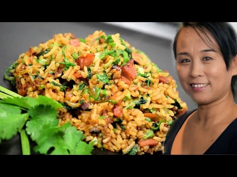 Chinese Ham & Salad Stir-Fried Rice (Chinese Style Cooking Recipe)