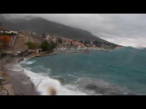 Live webcam view of Bol Harbour and Seafront Promenade