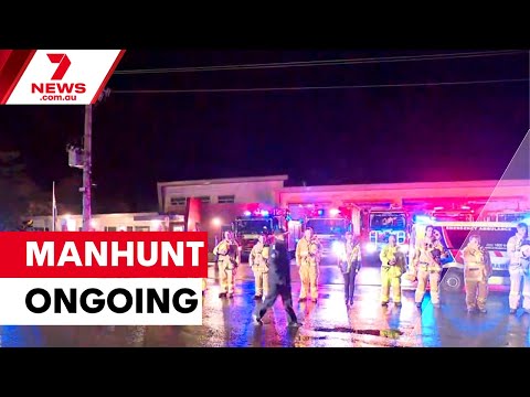 Victoria police shooting manhunt continues | 7NEWS