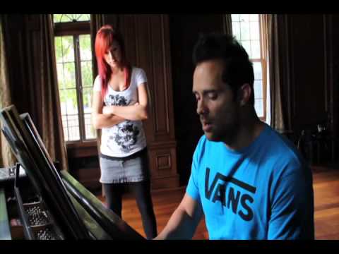 download lagu mp3 mp4 Skillet Awake Deluxe Edition, download lagu Skillet Awake Deluxe Edition gratis, unduh video klip Skillet Awake Deluxe Edition