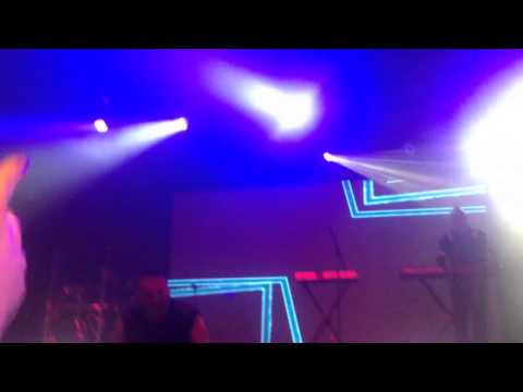 Front 242 - Punish your machine - 05.02.14 Batschkapp FFM