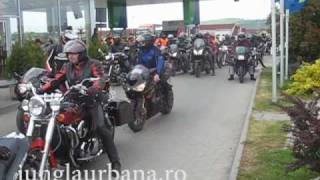 preview picture of video 'Hundreds of bikers in Transilvania Clip 2'