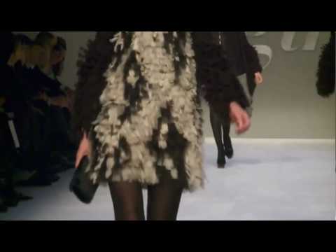 Blugirl   Fall Winter 2010 2011 Preview   Donna Woman