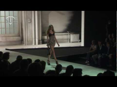 fashiontv | FTV.com - FRIDA GUSTAVSSON  -FRESH FACES WOMAN S-S 2010