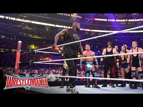 Shaquille O'Neal läuft beim 3. "Annual Andre the Giant Memorial Battle Royal" ein