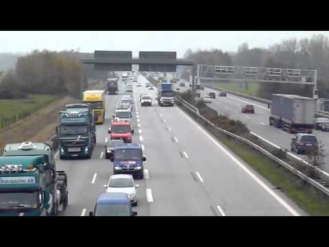 A1/ Hamburg: Stockender Verkehr vor dem Autobahnkreuz Süd (04.11.11)