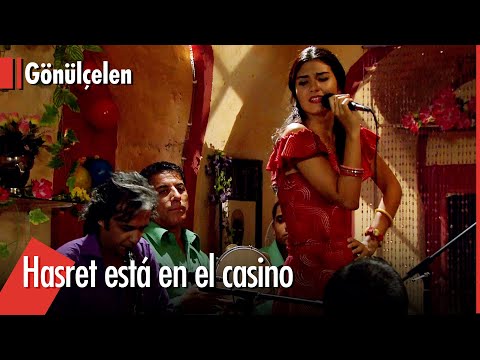 Murat ve a Hasret cantando con otros - Convirtiéndose en Una Dama | Gonulcelen