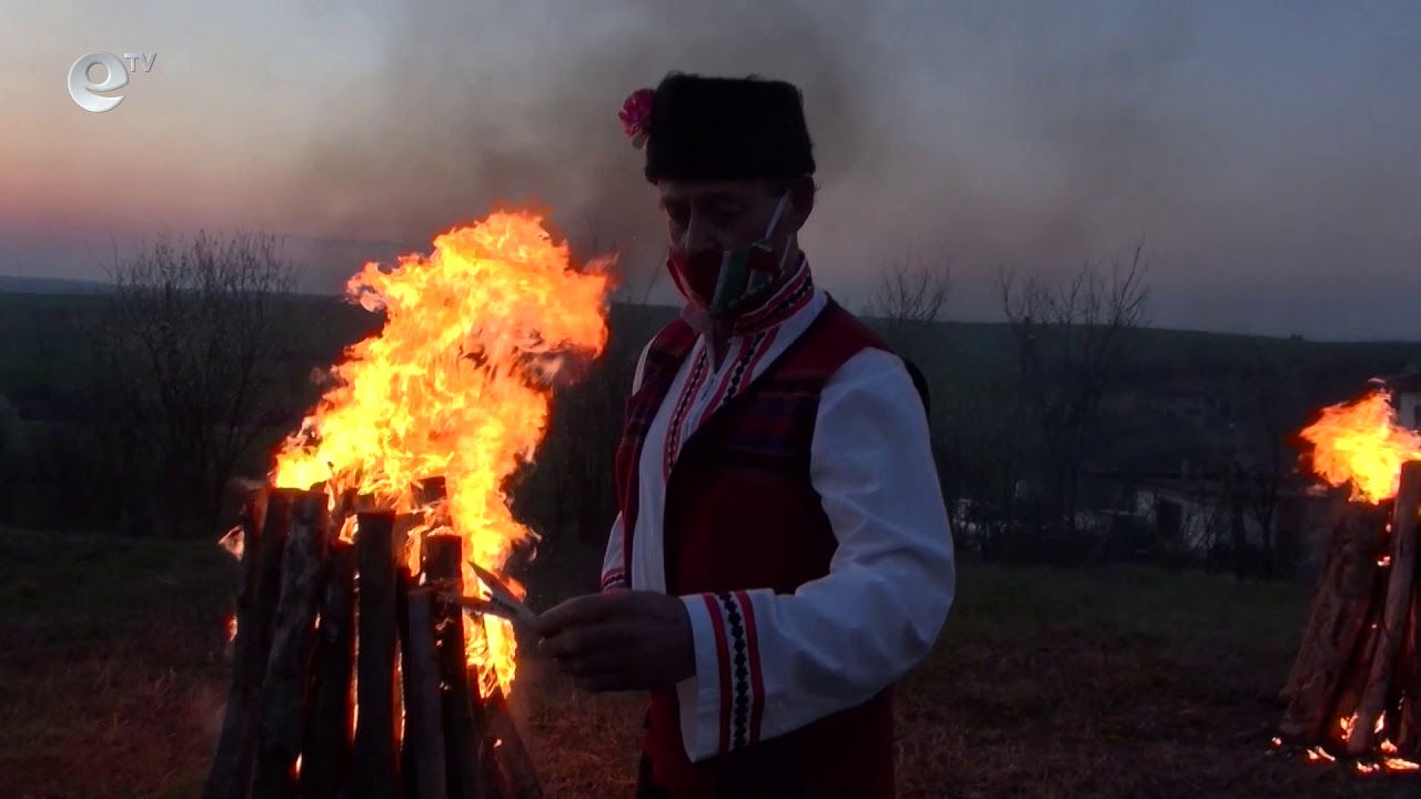 Стотици чавги полетяха в небето в нощта на Сирни Заговезни