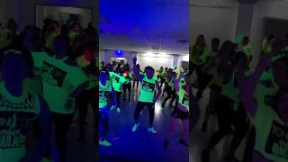 🎵 Hoy tengo tiempo (pinta sensual) - Carlo Vives ft Play-N-Skillz